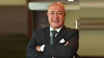 أبو الفتوح يتسلم عمله رسميًا فى بنك التعمير والإسكان